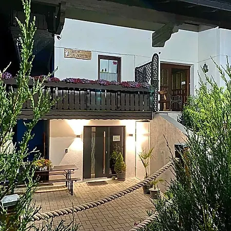 Frühstückspension Haus Salzkristall 3*