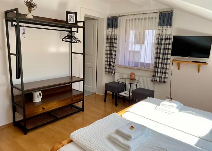 Haus Salzkristall Bed and Breakfast Όμπερτραουν