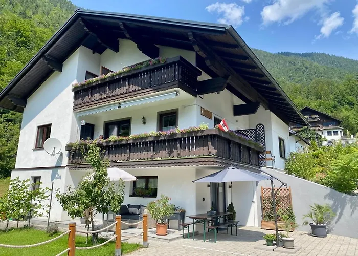 Haus Salzkristall Bed and Breakfast 3*