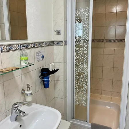 住宿加早餐酒店 Haus Salzkristall 3*